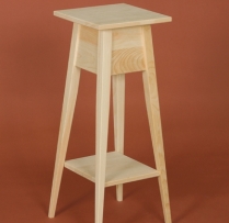 DR-374 Shaker Plant Table 12wx12dx30 1/2h$55.00