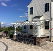 Fingh-Job_14x20-Vinyl-Pergola_clear-roof